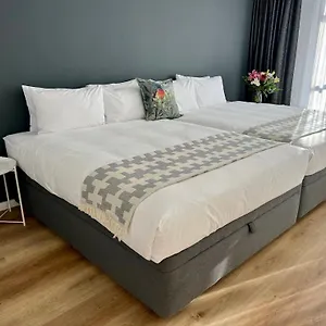https://studio-44.hotels-capetown.com
